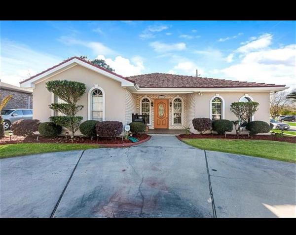 A la foto es mostra l'objecte Southern’s Beauty2 very close to airport situat a la ciutat de Kenner.