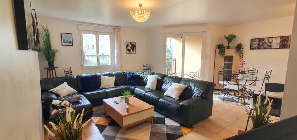 A la foto es mostra l'objecte The TRIBE- Superbe duplex standing 8 places situat a la ciutat de Rouen.