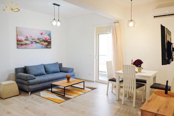 Na foto é possível ver o objeto Apartment Lotus localizado na cidade de Ulcinj.