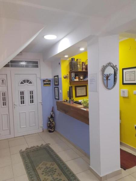 Apartments and Rooms L E F T RIVER Belgrade, Belgrad