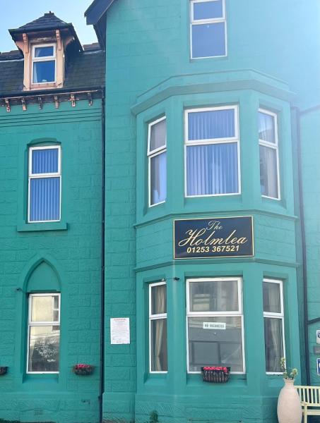 På billedet ses objektet The Holmlea beliggende i byen Blackpool.