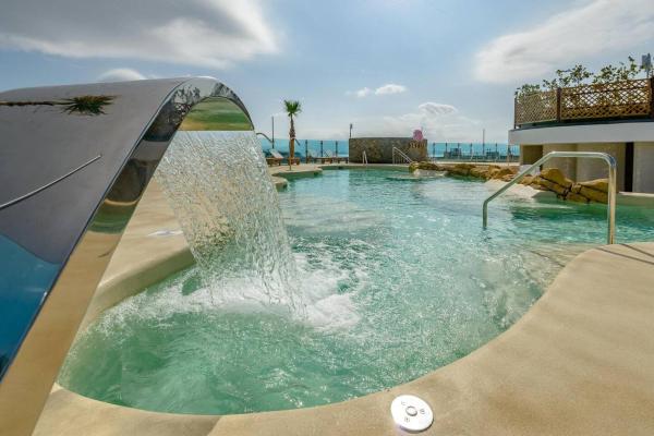 Nella foto è visibile l'oggetto Urban Oasis at Luxurious Ocean Village situato nella città di Gibilterra.