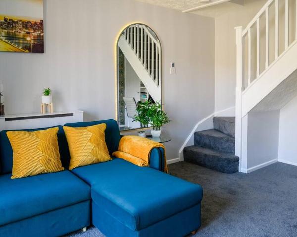 Stylish Two-bed House Birmingham with Parking, Birmingham