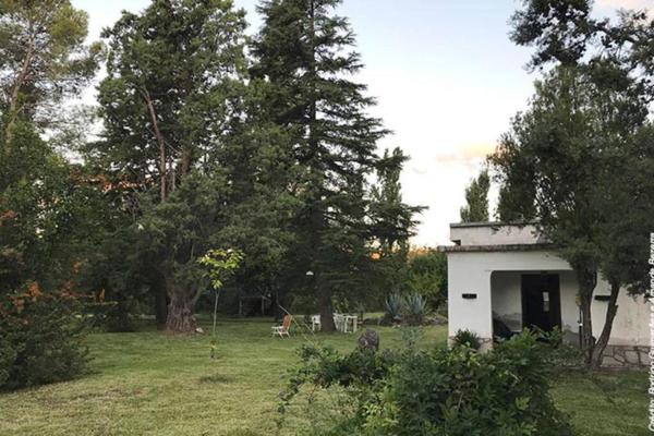 A la foto es mostra l'objecte Casa amplia en las sierras de San Luis situat a la ciutat de Carpintería.