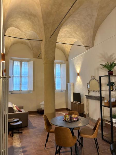 照片显示了位于Parma市的Appartamento L'antica colonna, in centro storico物件。