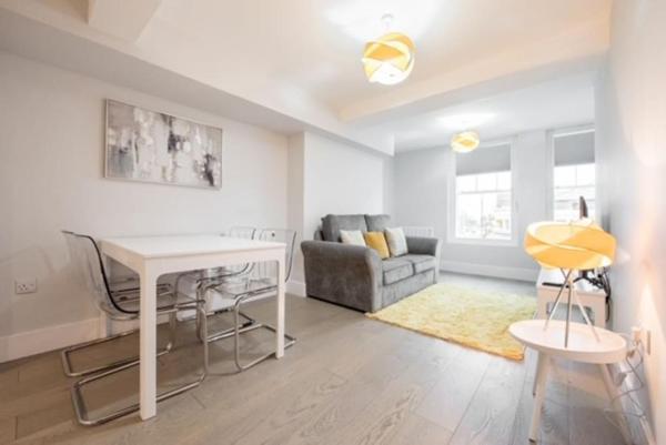 A la foto es mostra l'objecte Modern,central 1 bedroom flat situat a la ciutat de Shenfield.