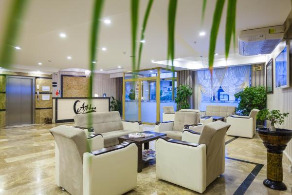 A la foto es mostra l'objecte Ayhan Hotel situat a la ciutat de Antalya.