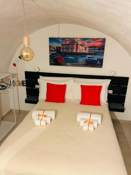 A la foto es mostra l'objecte Cantovì situat a la ciutat de Bari.
