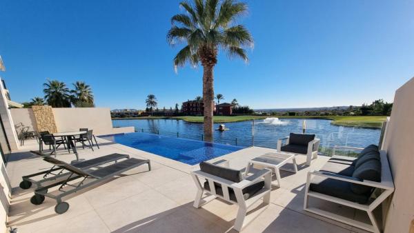 A la foto es mostra l'objecte villa bella situat a la ciutat de Vera.