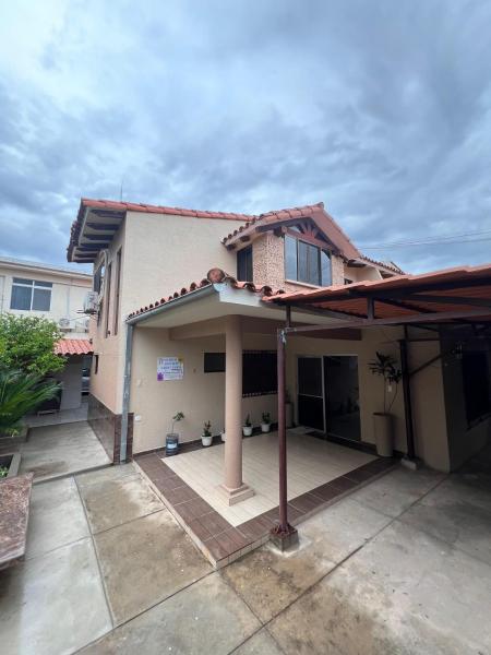Casa bonita y cómoda en Santa Cruz, Санта-Крус-де-ла-Сьерра