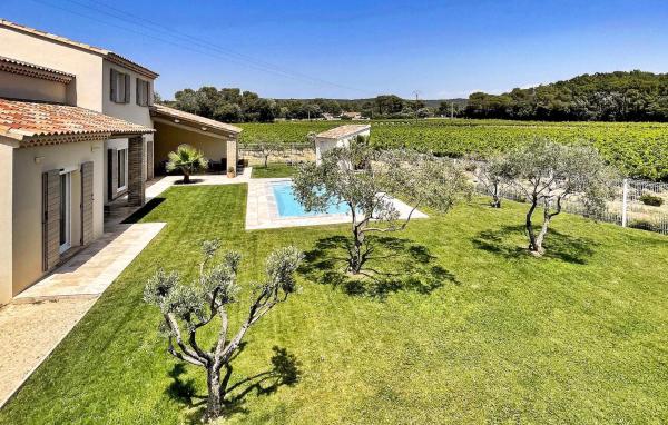 A la foto es mostra l'objecte La Villa Du Mont Ventoux situat a la ciutat de Uchaux.