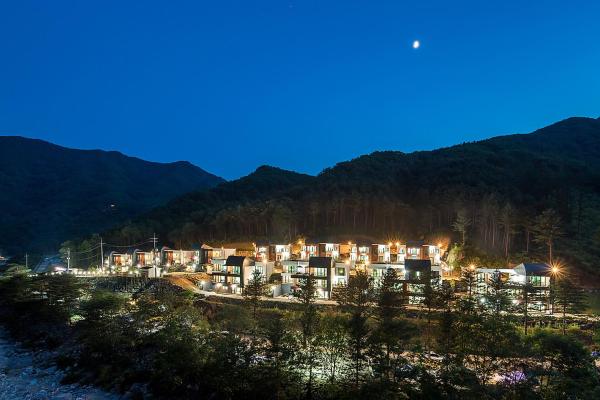 A la foto es mostra l'objecte Yoninsan Spring Resort situat a la ciutat de Gapyeong.