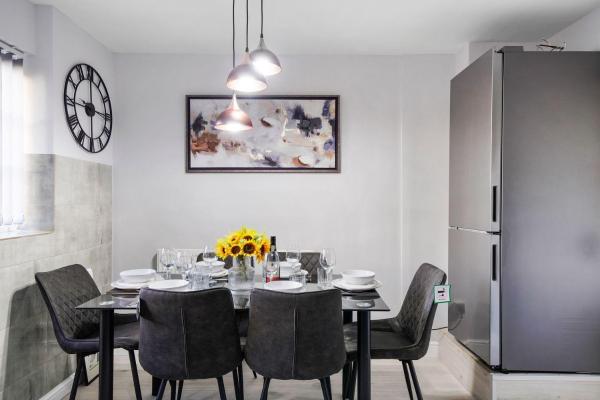 Spacious, 4 bed, Garden, Parking, ExCel London photo 4