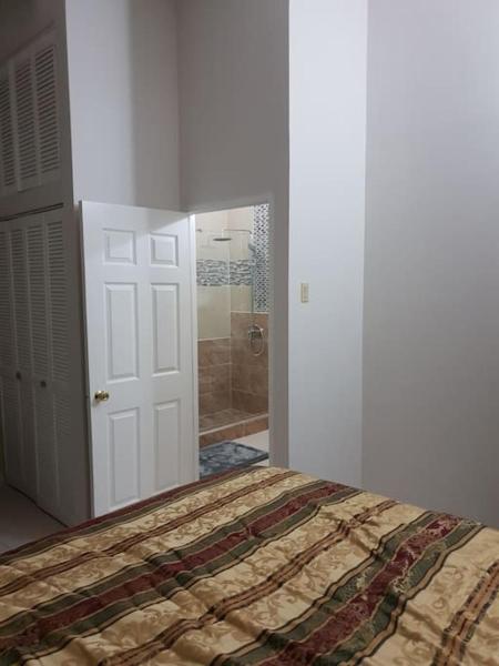Foto 6: Escape at The Oasis- New Kingston Area -24hrs Security, Elevator, Water Heater, WIFI