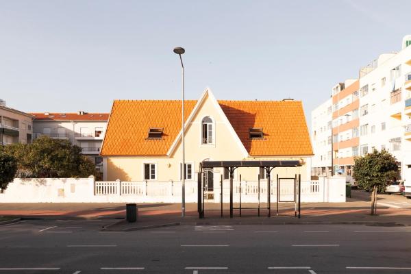 En la foto se muestra el objeto Casa Amarela, 9-room beach house ubicado en la ciudad de Praia da Barra.