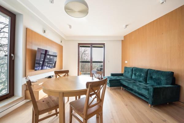 Solec Cristal Home Apartment by BookingHost, Warsaw