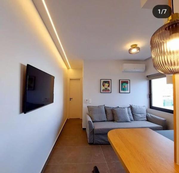 Na fotografii je vidět objekt BlueMotion - CruiseNest 143 6B nacházející se ve městě Pireus.