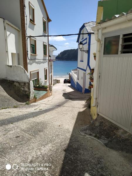 På bildet vises objektet Casa Felicia - vivienda a pie de playa som ligger i byen Bares.