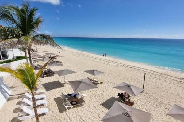 Oceanfront Studio, Magnificent Views, Cancún