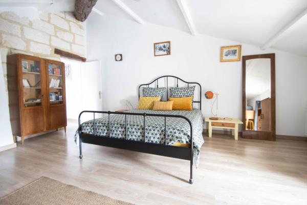 På billedet ses objektet Chambre d'hôtes Les Cyprès de l'île beliggende i byen Avignon.