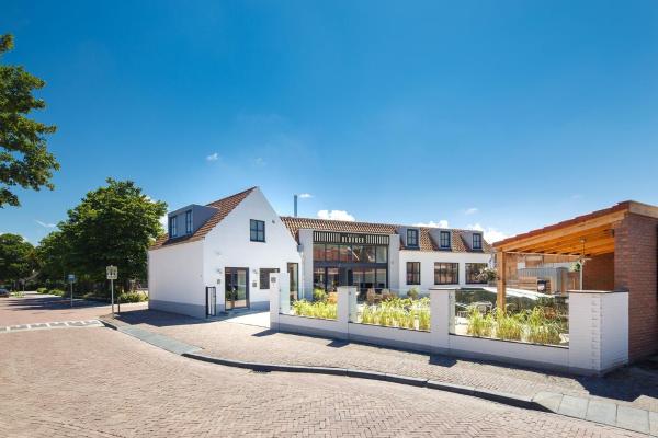A la foto es mostra l'objecte Hotel Blooker situat a la ciutat de Renesse.