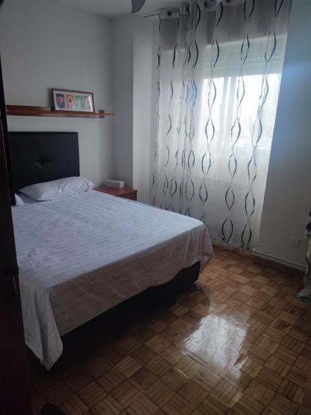 A la foto es mostra l'objecte Coslada parque blanco situat a la ciutat de Coslada.