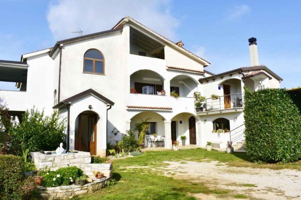 På billedet ses objektet Apartments for families with children Sosi, Umag - 22546 beliggende i byen Umag.