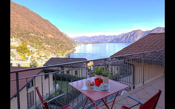 På billedet ses objektet LORY LOFT with Lake view Balcony beliggende i byen Argegno.