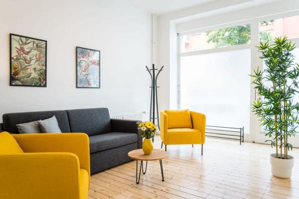 A la foto es mostra l'objecte Spacious 3BR plus AC Self Check-in Street Parking situat a la ciutat de Berlín.