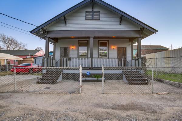 A la foto es mostra l'objecte 2 Mi to Bourbon St Walkable NOLA Duplex situat a la ciutat de Arabi.