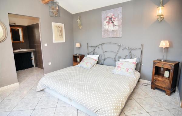 Nice Home In Eyguieres With Wifi - Salon-de-Provence