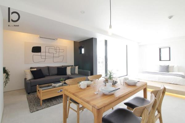 Na zdjęciu widoczny jest obiekt b hotel Heiwaodori 901 - New Apt in Famous Hiroshima Dori For 6p położony w mieście Hiroszima.