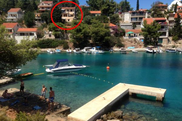 En la foto se muestra el objeto Apartments by the sea Basina, Hvar - 4620 ubicado en la ciudad de Basina.