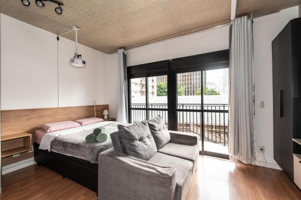48 New Studio w Movie screen, fast wifi and balcony, São Paulo