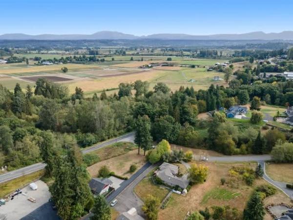 Pet Friendly And Spacious Valley View Family Home - Blackmans Lake, WA