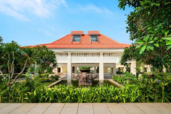 写真にはRawabagol市にあるSheraton Jakarta Soekarno Hatta Airportが写っています。
