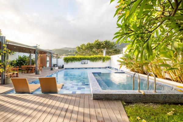 照片显示了位于Calauan市的Tirta Spring Villa with Hotspring Pool物件。