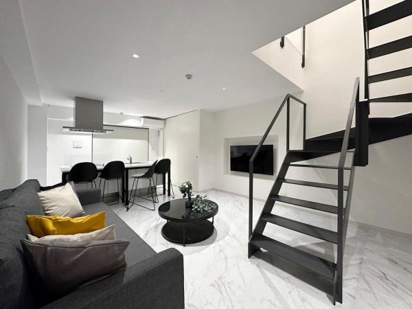 Auf dem Foto ist das Objekt b hotel Rijodori - Modern 6ppl City Apt with Breakfast Included in der Stadt Hiroshima zu sehen.