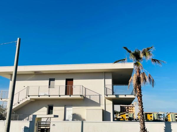 A la foto es mostra l'objecte Villa Ale situat a la ciutat de Fondachello.