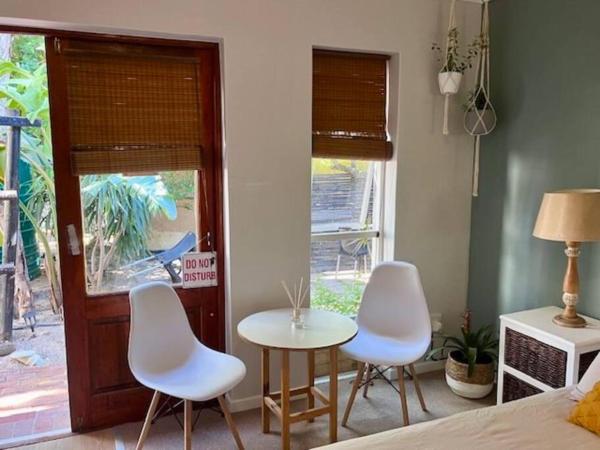Kuva 4: Studio 4 with Pool Access & No Loadshedding