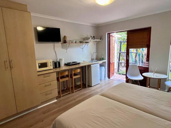 Kuva 9: Studio 4 with Pool Access & No Loadshedding