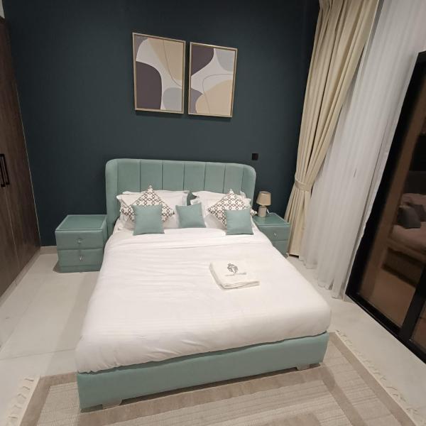 På billedet ses objektet BRAND NEW 2BHK APARTMENT IN JVC FULLY FURNISHED MARWA HEIGHTs beliggende i byen Dubai.