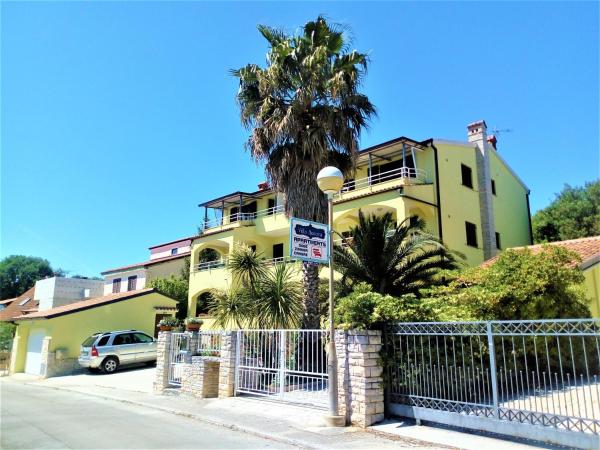 A la foto es mostra l'objecte Apartments Manuel situat a la ciutat de Pješčana Uvala.