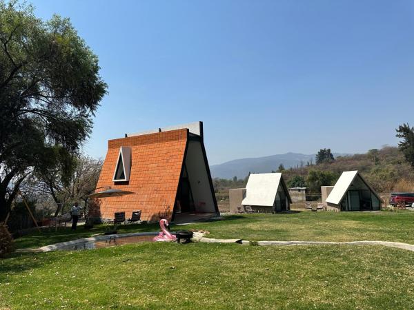 Auf dem Foto ist das Objekt Chalets Encino Saúco in der Stadt Malinalco zu sehen.