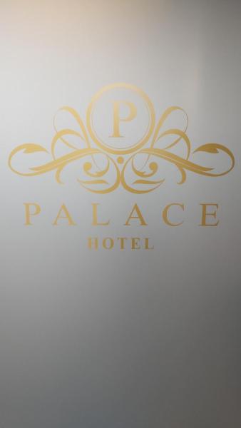 Na foto é possível ver o objeto Hotel Palace localizado na cidade de Ceregnano.