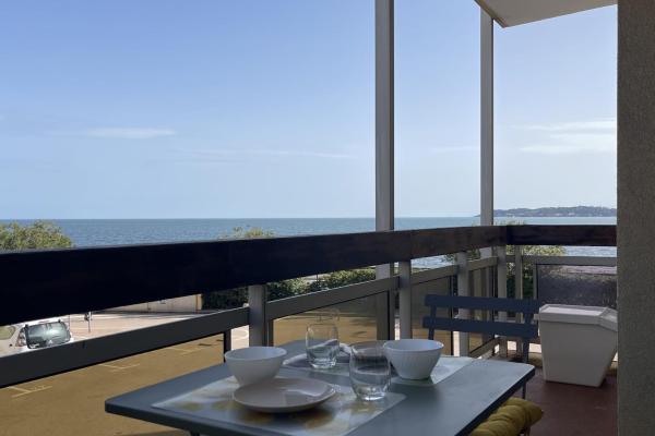 Bilde 1: Studio with sea-view terrace near the city center
