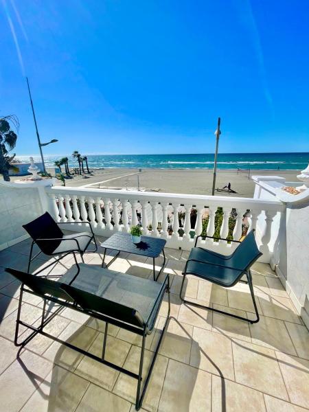 写真にはトロクス市にあるApartamento frontal al Mar - Torrox Costaが写っています。
