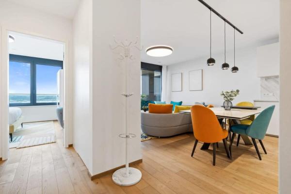 Stylish and Luxurious Apt with Pool & Gym, Luxembourg