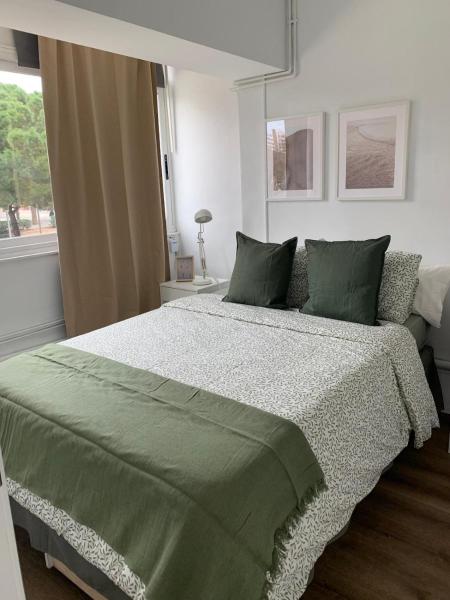 A la foto es mostra l'objecte LOFT Sleeper Llum ,Aeropuerto situat a la ciutat de Las Corts.