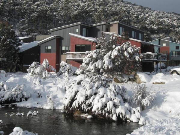 A la foto es mostra l'objecte Angala 2 situat a la ciutat de Thredbo.